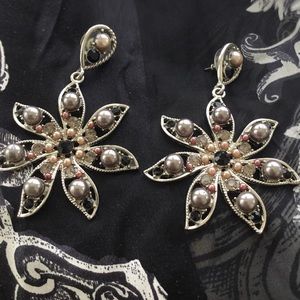 Pearl Star Earrings!